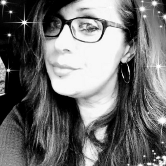 Meet your Posher, Misti - Picture 2 of 2